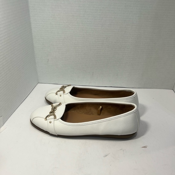 AEROSOLES White Flats with Gold Detail - Picture 3 of 5